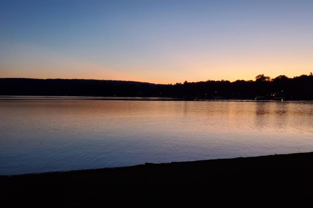 Serenity Sunset Brocton エクステリア 写真
